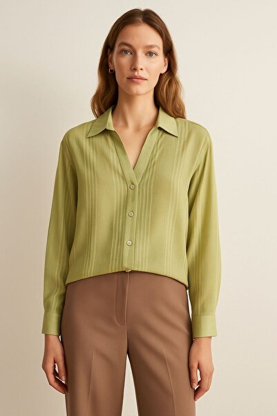 İNparla Adaçayı Yeşili V Yaka Yeşil Gömlek