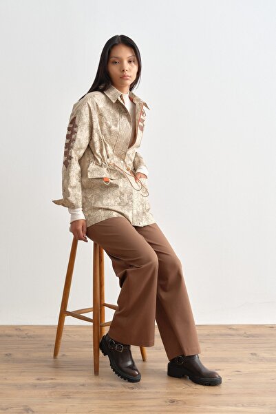 Nihan Gabardin Beli Büzgülü Desenli Ceket Bej