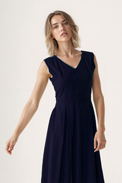 Vitrin Μίντι φόρεμα με λαιμόκοψη V με ζαρωμένο ύφασμα