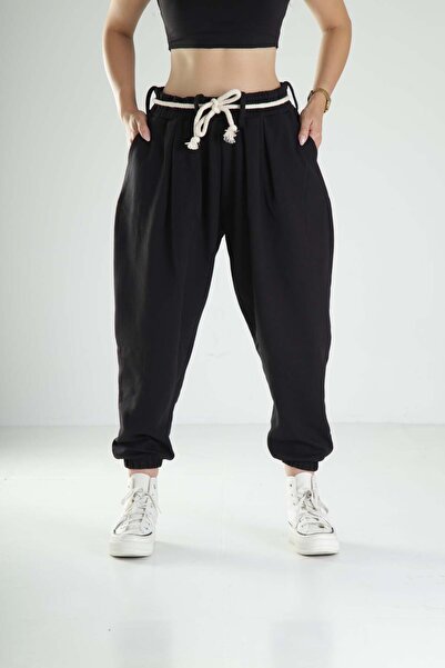 COCOPELLI Seasonal Belt Detailed Pleated Jogger Pants