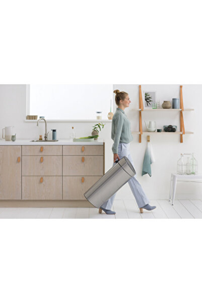 Brabantia Touch Bin New 650532, 40 l, Silent and smooth closing, Flat back, Stainless steel/matt