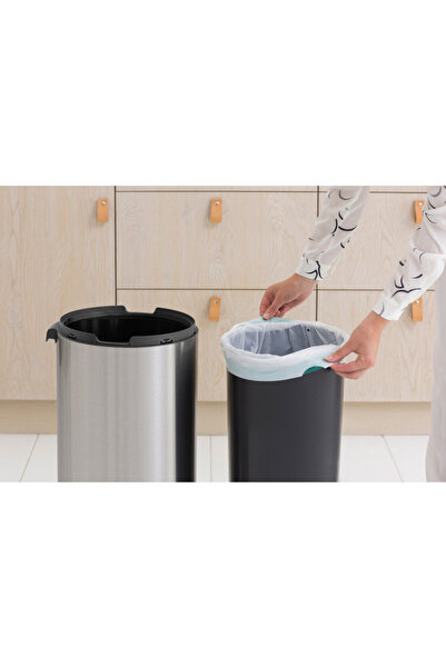 Brabantia Touch Bin New 650008, 30 l, Silent and smooth closing, Matte black