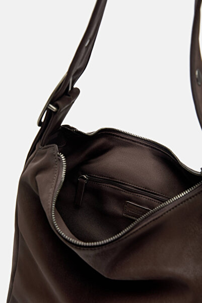 Pull & Bear Tokalı omuz çantası