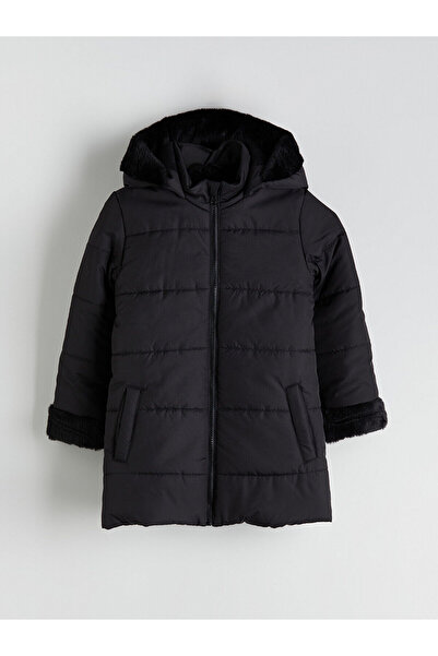 LC Waikiki Siyah Kapüşonlu Kız Çocuk Mont