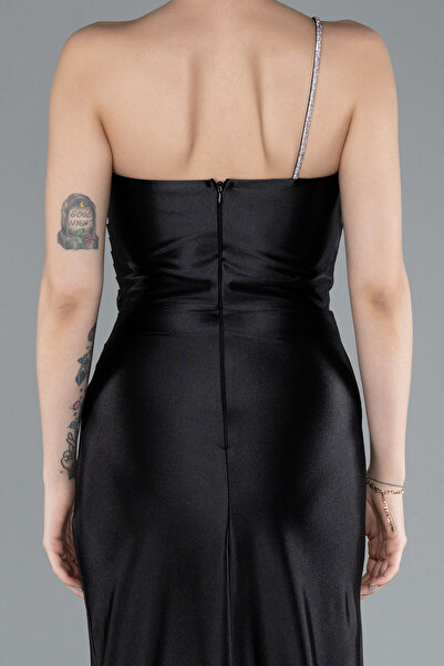 Abiyefon Siyah Tek Omuz Yırtmaçlı Uzun Saten Mezuniyet Elbisesi ABU5022