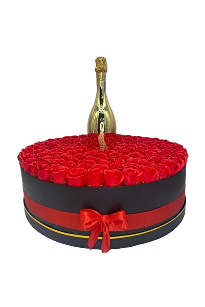velve Aranjament floral Eternal Love,cutie rotunda cu 135 trandafiri de sapun, Prosecco Bottega Gold, Rosu