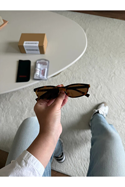 RoseandRoses نظارات شمسية بتصميم بيضاوي من Meux Muadil باللون البني الفهد