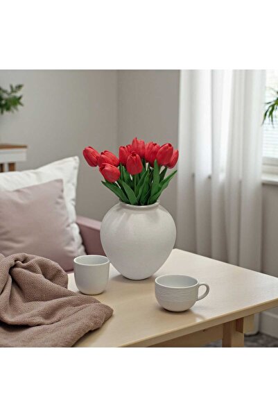 Casco elegant ceramic vase