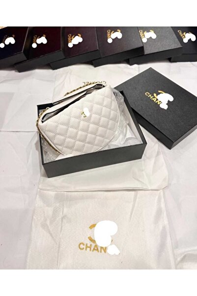 CHA Shoulder bag, an exact copy of the famous brand. It comes with a box, a bag, and a warranty card with the same brand name.