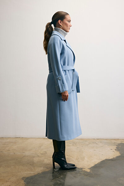 KENT Long Blue Coat with Collar Detail