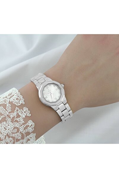 everd ساعة نسائية فاخرة