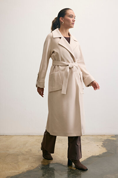 KENT Long Bone-Colored Coat with Collar Detail