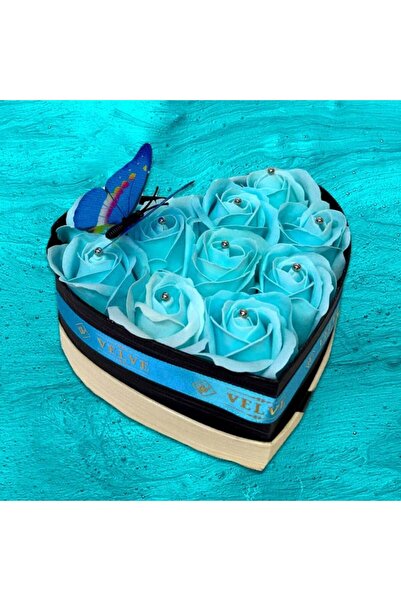 velve Aranjament floral Intimissimo, cu 10 trandafiri de sapun si fluturas decorativ, Albastru