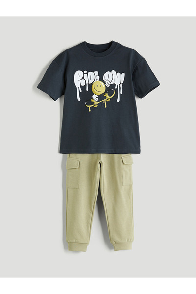 LC Waikiki Lcw Baby Boy Crew Neck T-Shirt and Pants 2-Piece Set