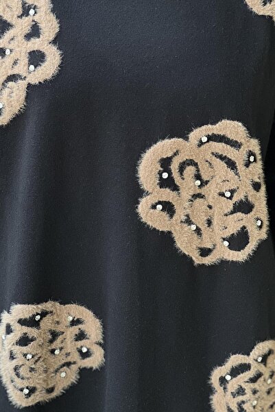 Ghisa Rose Detailed Stone Embroidered Tunic