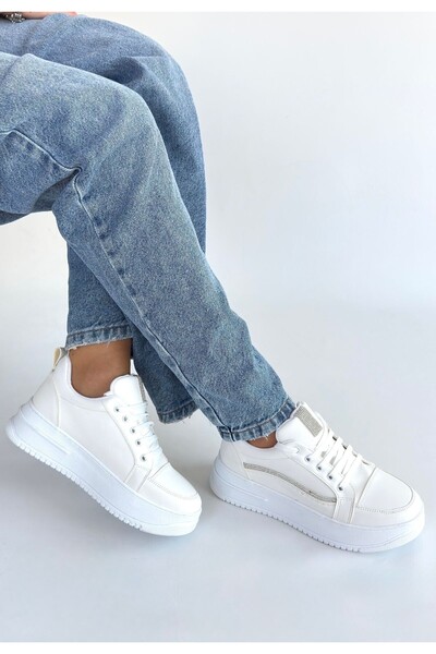 Zerenyus Natte Premium White Lace-Up Sneakers