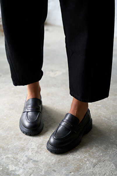 PELİN'İN AYAKKABILARI WİLLİAM SİYAH DERİ MAKOSEN