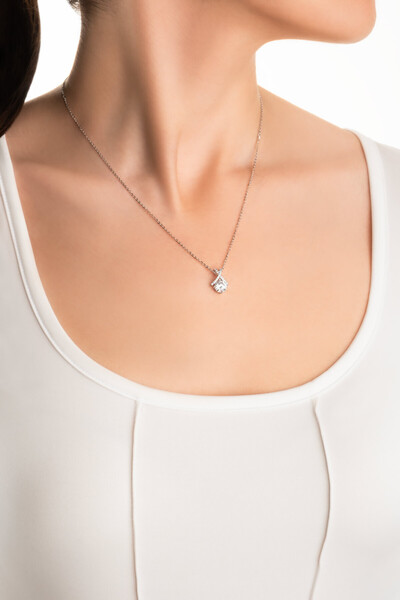 So CHIC... Yuvarlak Kesim Mozanit 18 Ayar Beyaz Altın Kaplama 46 Cm Gümüş Tektaş Kolye