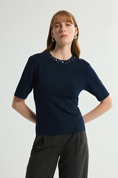 Love My Body Yakası Taş Detaylı Triko Kazak