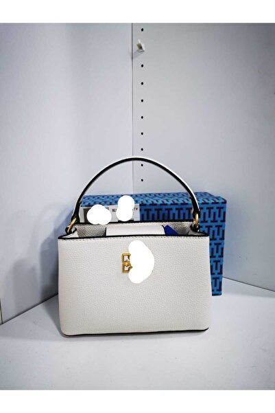 AİG Shoulder bag, an exact copy of the famous brand. It comes with a box, a bag, and a warranty card with the same brand name.