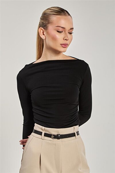 BARRELS AND OIL بودي سوت نسائي بأكمام طويلة وياقة قارب - أسود