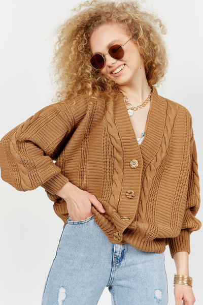Hopoi Women's Braided Buttoned Cardigan