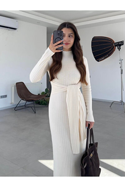 My Blog Ecrufarbenes Strickkleid mit Schnürdetail - 7177