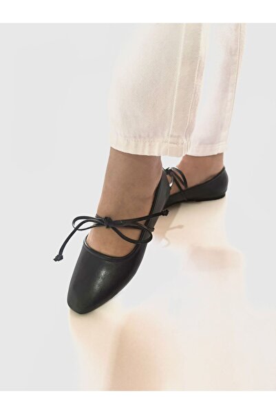 FURIA SHOES Siyah Kadın Bağcıklı Babet