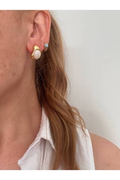 Esmeray Aksesuar Vip Çelik Gold Renk Lazer Kesim Krem Rengi Taş Detaylı Damla Küpe Uzunluk 1,5 cm.