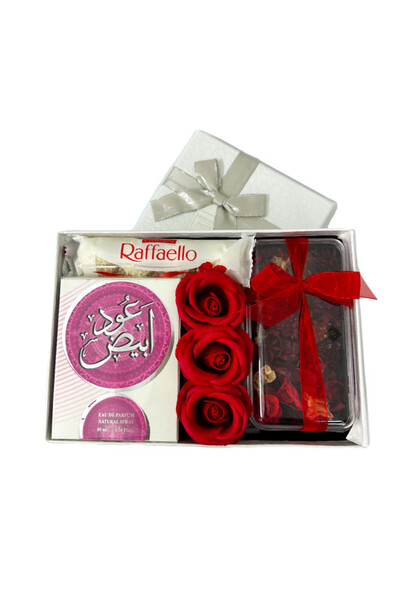 velve Pachet dama, Oud Abiyed 50ml, 3 trandafiri sapun, Praline,flori uscate ...