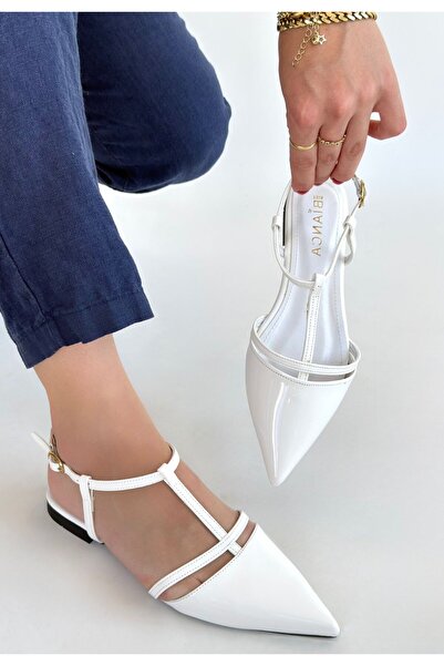 Lisinya Pantofi de balerină din piele lacuită albă -