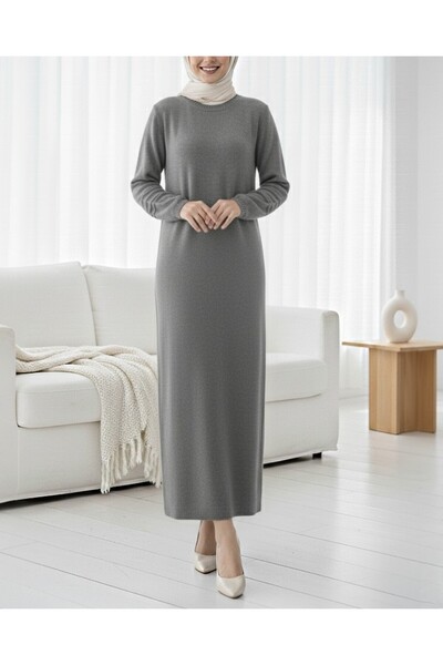 Modamorfo Πλεκτό φόρεμα με λάστιχο στο μανίκι και λεπτομέρεια πομπομ - Καπνιστό