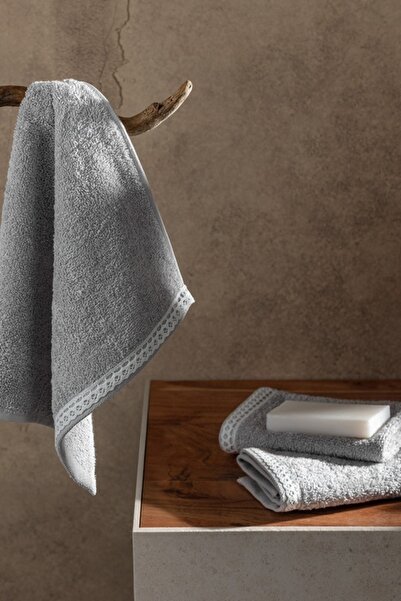 Madame Coco Новий сезон Avrice Набір рушників у коробці та мило - Сірий - СІРИЙ