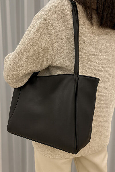 Nova Classic Stylish Black Shoulder Bag