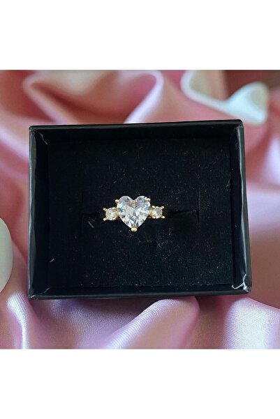 AYDA STORE خاتم ذهبي اللون مع تفاصيل على شكل قلب أبيض