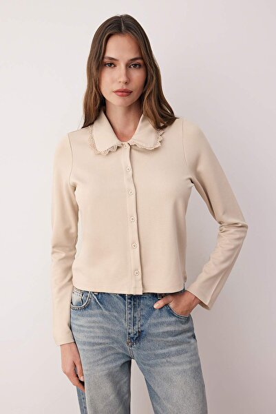 Trendyol Collection Stone Lace Collar Detail Regular/Regular Fit Button Interlock Stretch Knitted Blouse Twoaw26Bz00077