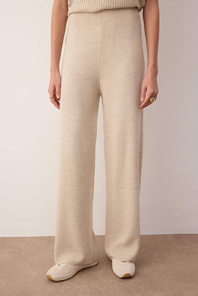 Trendyol Collection Bézs kiegészítőkkel díszített 3 részes kardigán-blúz-nadrág kötöttáru szett TWOAW26AU00049