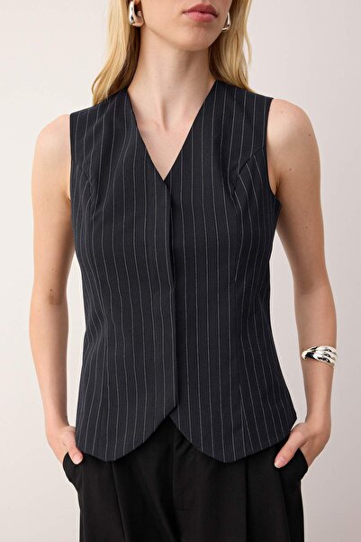 Trendyol Collection More Sustainable Dark Navy Striped Fitted Woven Vest Twoaw26Ye00038