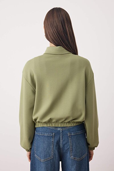 Trendyol Collection Χακί Polo γιακά με κουμπωτά Relaxed/Comfortable Bomber Πλεκτό Φούτερ TWOAW26SW00036