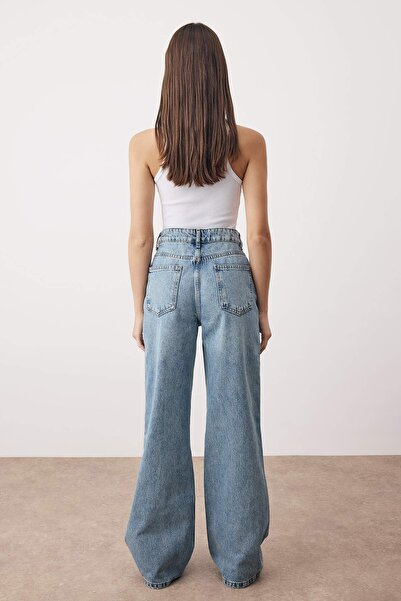 Trendyol Collection Világoskék, magas derekú, széles szárú farmer TWOSS24JE00140