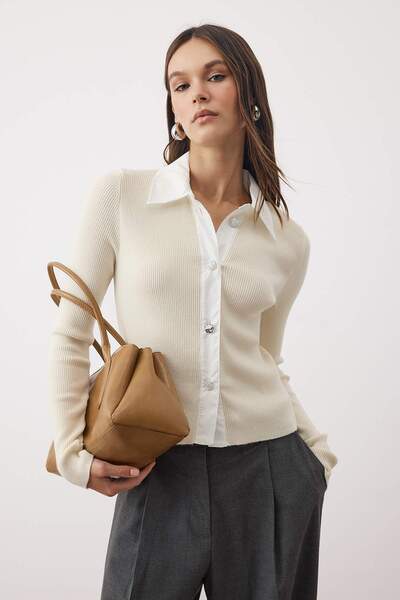 Trendyol Collection Ecru Premium Yarn/Special Yarn Shirt Garnish Knitwear Thin Blouse Twoaw26Bz00179