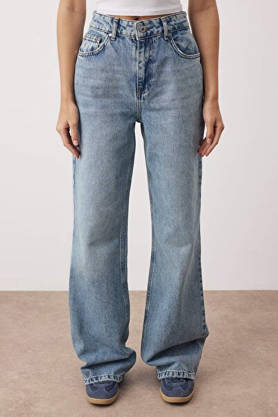 Trendyol Collection Világoskék, magas derekú, széles szárú farmer TWOSS24JE00140