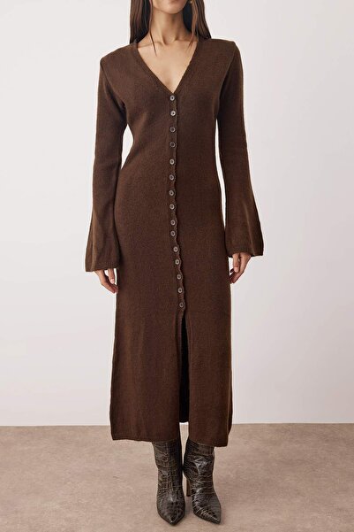 Trendyol Collection Brązowy sweter/sukienka z miękkim wykończeniem i dekoltem w serek, dwufunkcyjny sweter z dzianiny TWOAW26HI00245