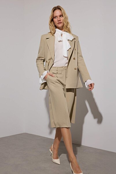 Trendyol Collection Limited Edition Mink Straight Straight Cut Pleated Woven Fabric Shorts & Bermuda Twoaw26Sr00033