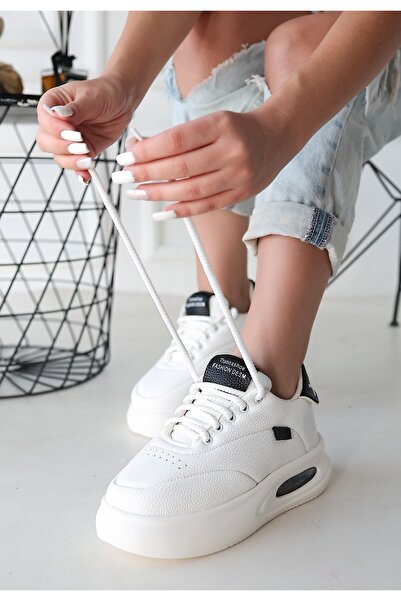 Erbilden Chris Beyaz Cilt Siyah Detaylı Bağcıklı Spor Ayakkabı