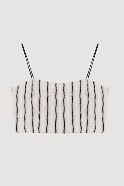 Quzu Çizgi Detaylı Askılı Crop Bluz Ekru