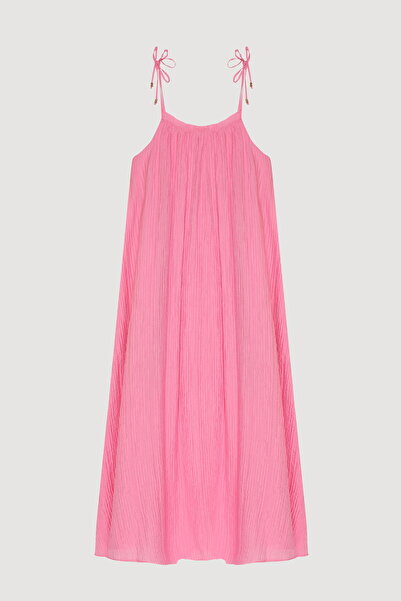Quzu Μακρύ φόρεμα Seersucker με λουράκι με κορδόνια ροζ