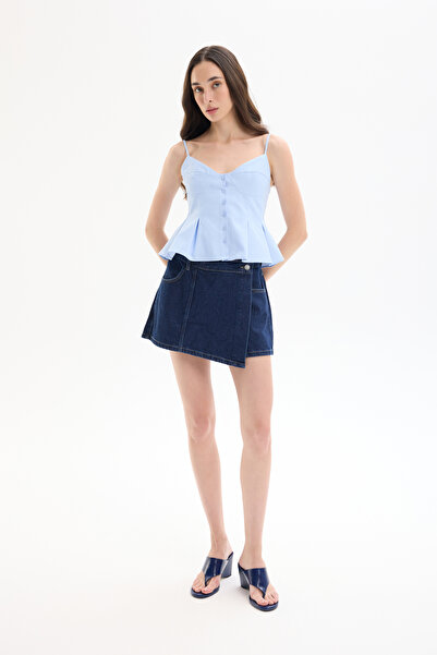 Quzu Pile Detaylı Düğmeli İnce Askılı Bluz Mavi