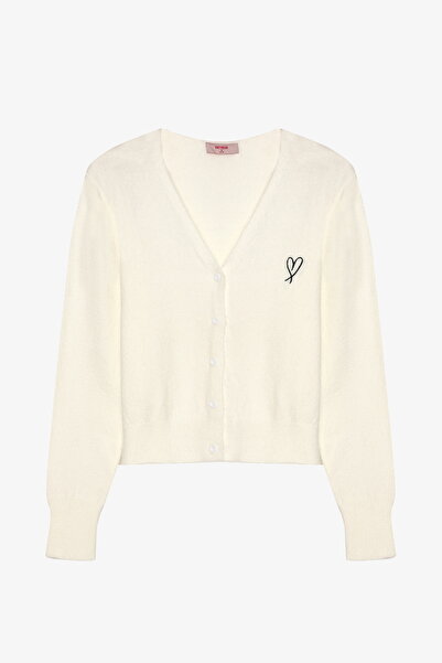 Quzu Heart Embroidered Buttoned V-Neck Knitwear Cardigan Ecru