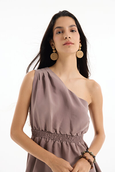 Quzu Кафява миди рокля с еластична талия и едно рамо